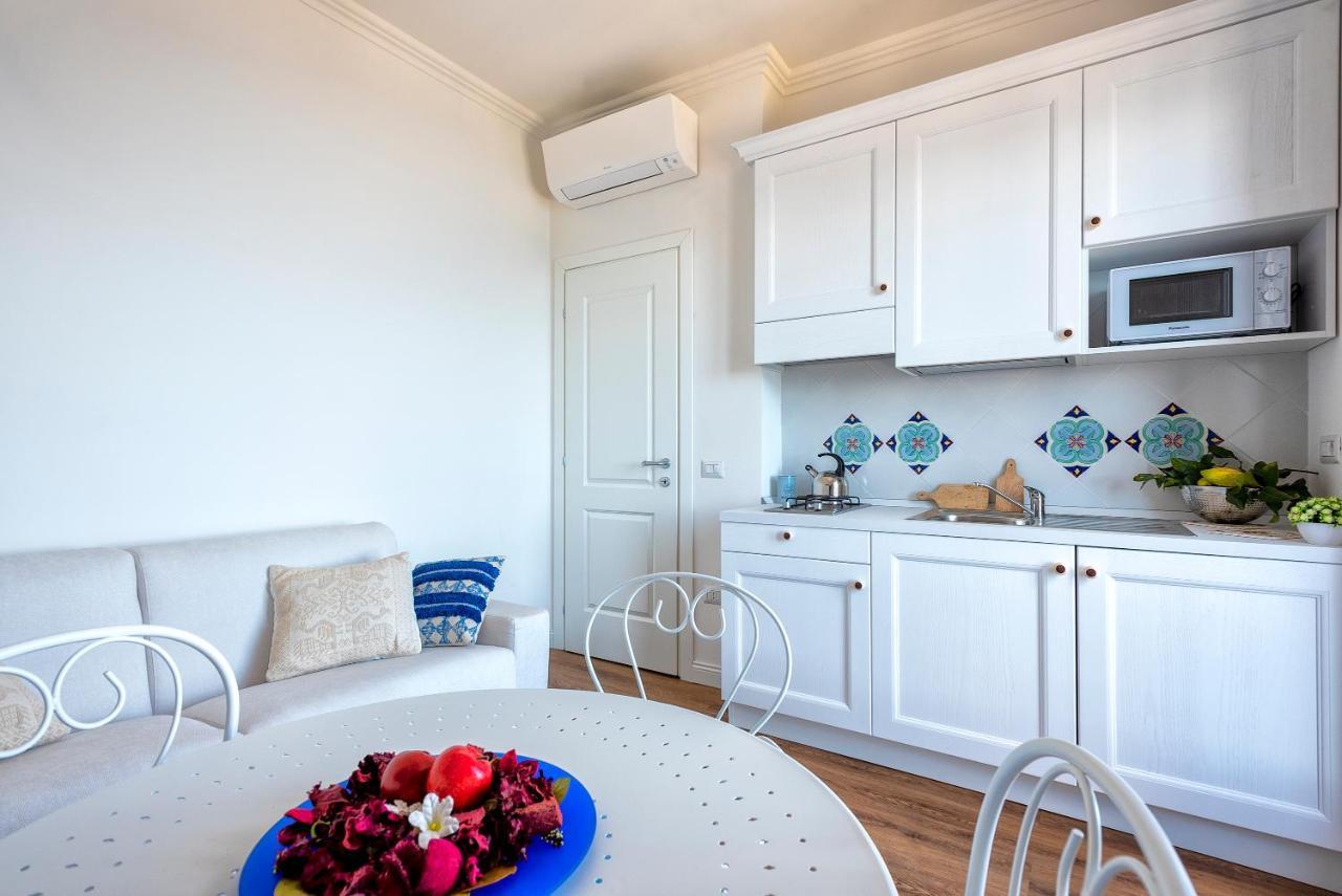 “Cielo E Mare”, Casetta Nel Cuore Del Borgo Antico / “Sky & Sea”, Charming In The Heart Of Old Village กัสเตลซาร์โด ภายนอก รูปภาพ