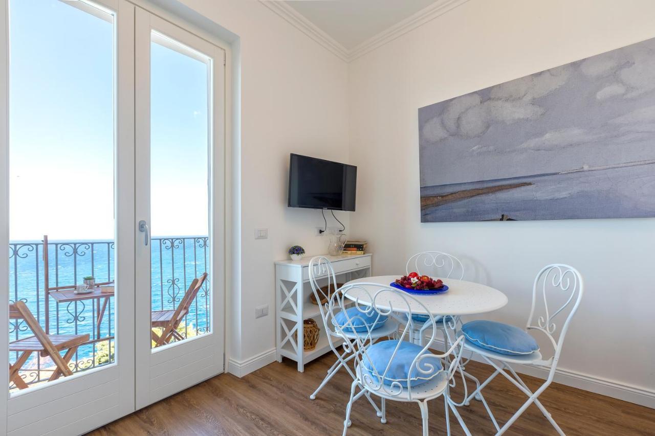 “Cielo E Mare”, Casetta Nel Cuore Del Borgo Antico / “Sky & Sea”, Charming In The Heart Of Old Village กัสเตลซาร์โด ภายนอก รูปภาพ