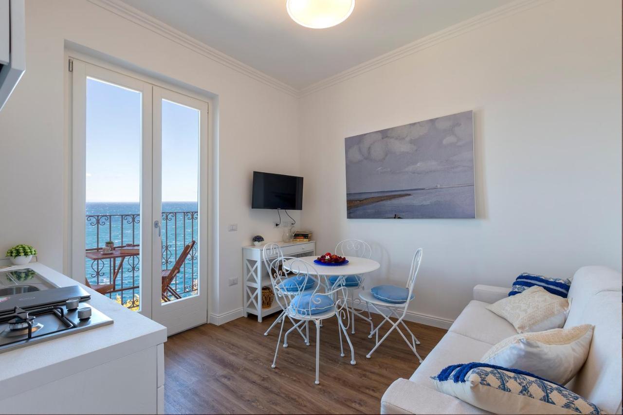 “Cielo E Mare”, Casetta Nel Cuore Del Borgo Antico / “Sky & Sea”, Charming In The Heart Of Old Village กัสเตลซาร์โด ภายนอก รูปภาพ